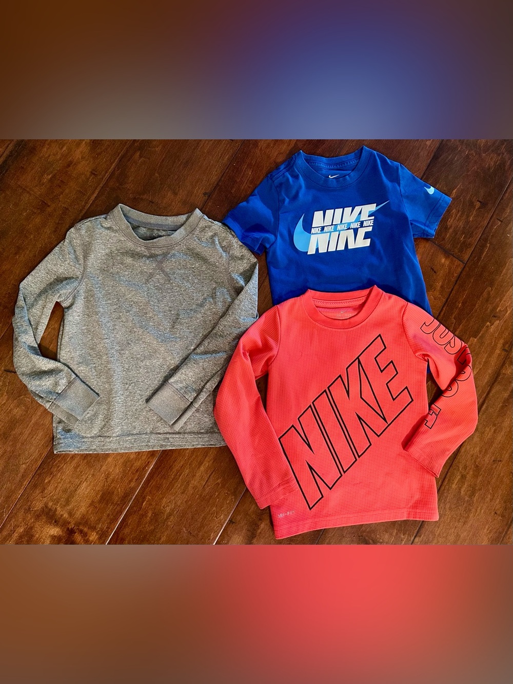 Size 3/4 Nike shortsleeve & Nike longsleeve + size 4/5 Fruit of Loom longsleeve